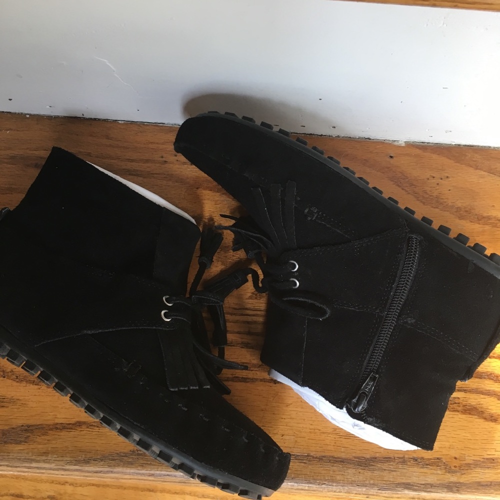 Minnetonka Black Moccasin Ankle Boots